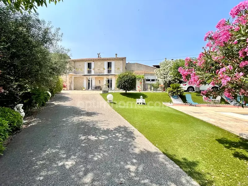 Maison, 270 m²
