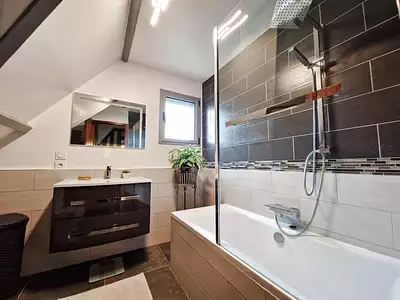 Maison, 196 m²