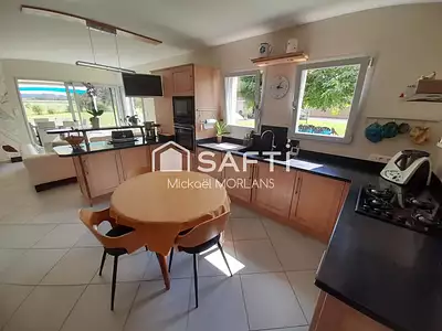 Maison, 185 m²