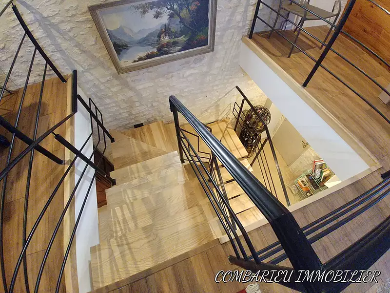 Maison, 240 m²