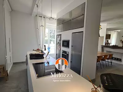 Maison, 200 m²