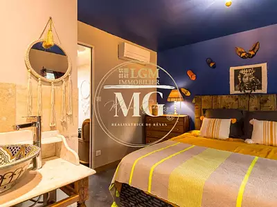 Maison, 1 046 m²