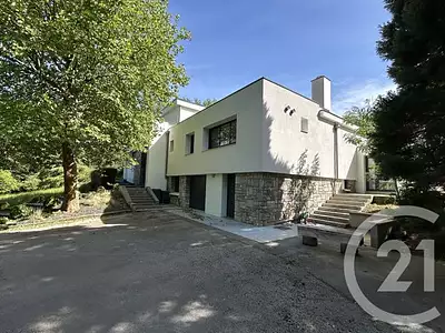 Maison, 317,9 m²
