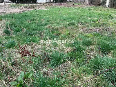 Terrain, 834 m²