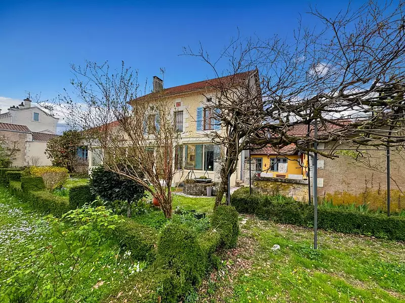 Maison, 246 m²