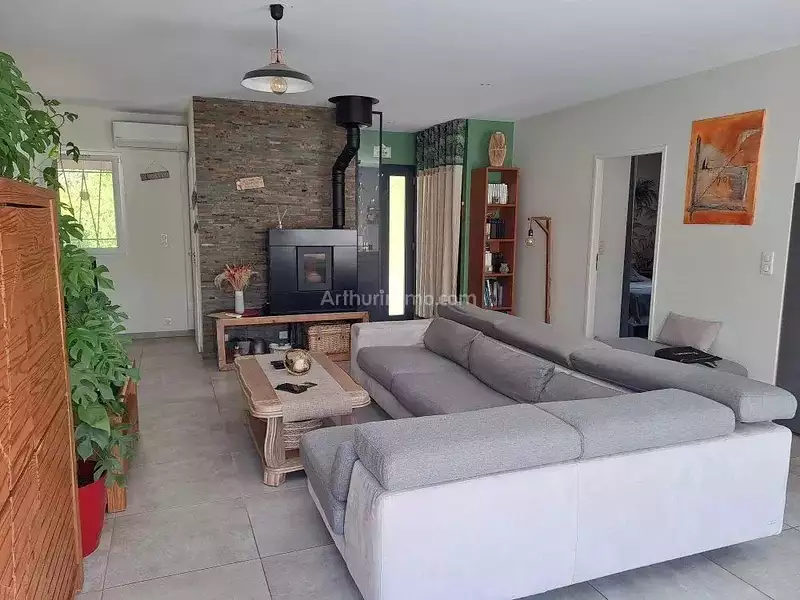 Maison, 240 m²