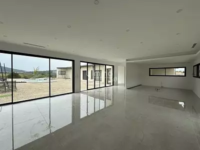Maison, 250 m²