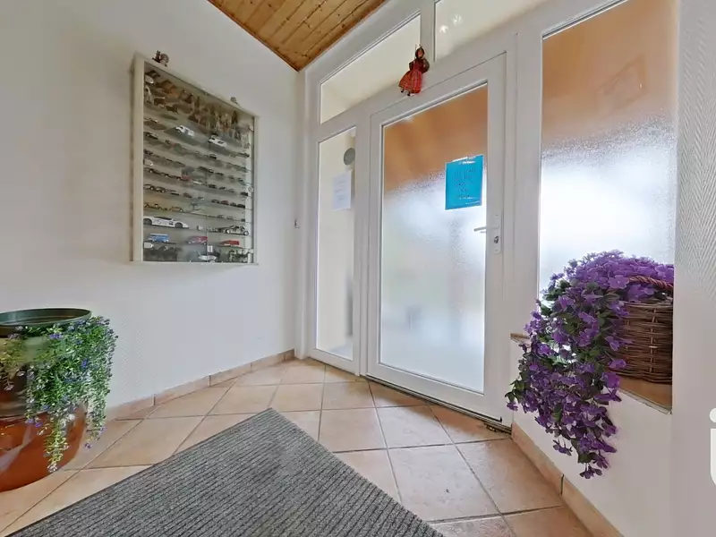 Maison, 891 m²