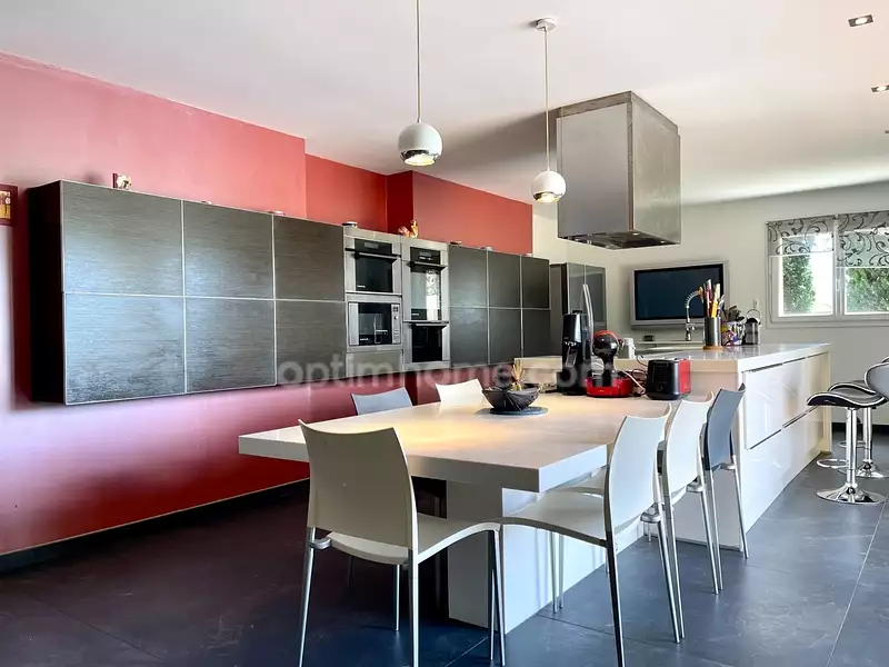 Maison, 168 m²