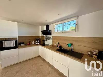 Maison, 240 m²