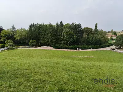 Terrain, 810 m²