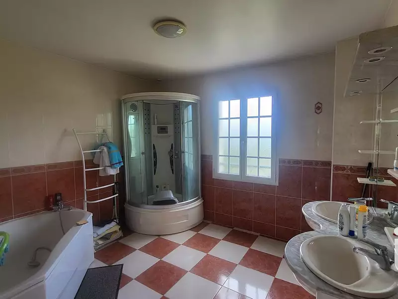 Maison, 170 m²