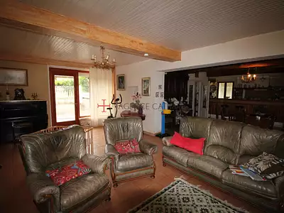Maison, 228,6 m²