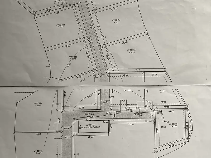 Terrain, 9 908 m²