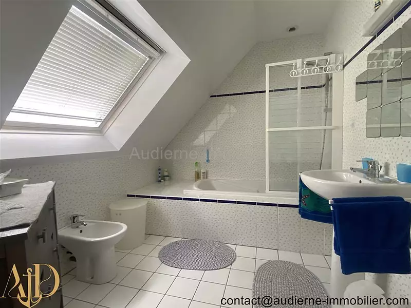 Maison, 207 m²