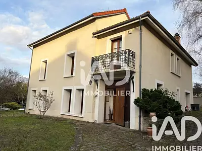 Maison, 239 m²
