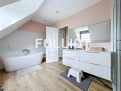Maison, 220 m²