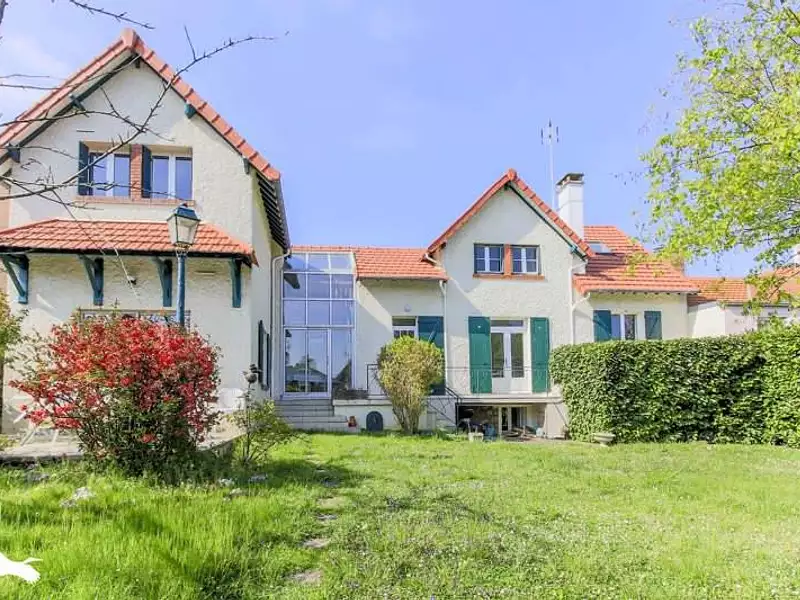 Maison, 240 m²