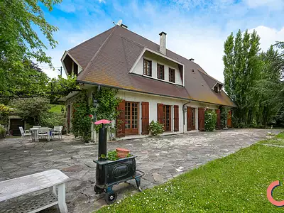 Maison, 244 m²