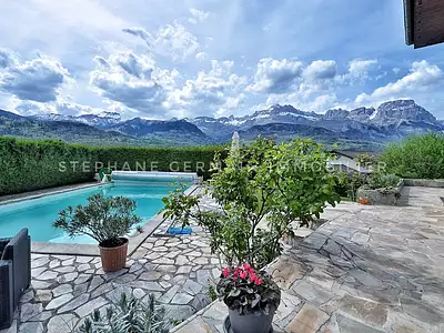 Maison, 225 m²