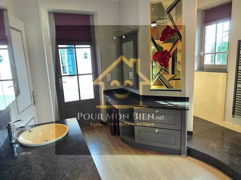 Maison, 300 m²