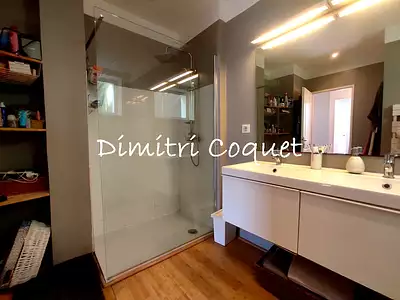 Maison, 242 m²