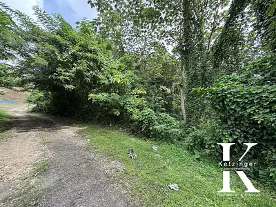 Terrain, 1 400 m²
