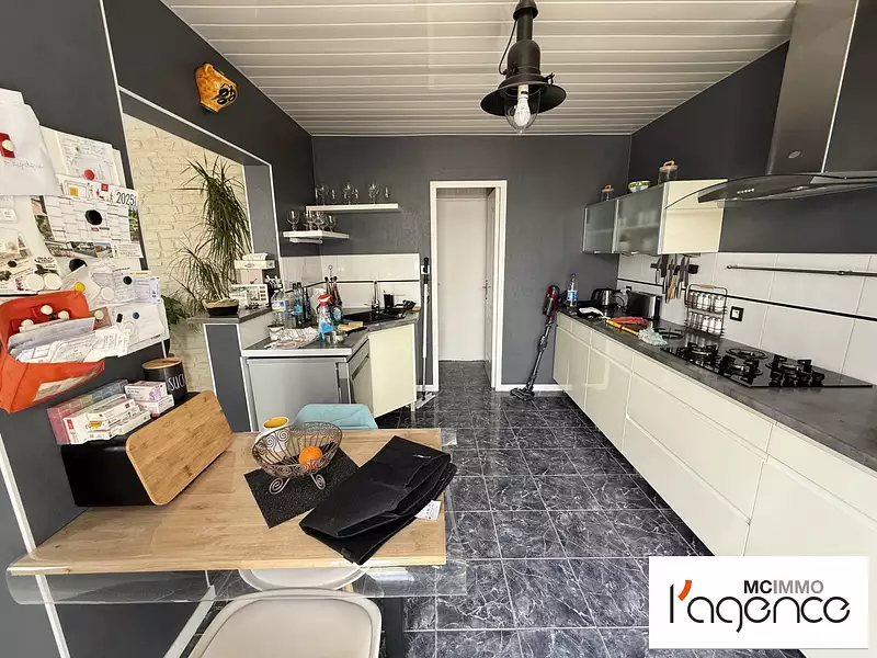 Maison, 170 m²