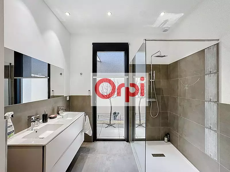 Appartement, 157 m²