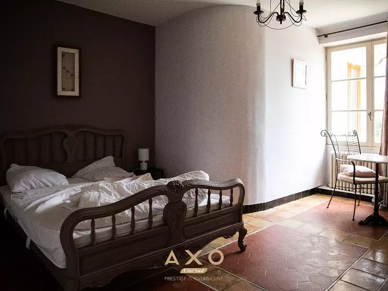 Maison, 1 020 m²