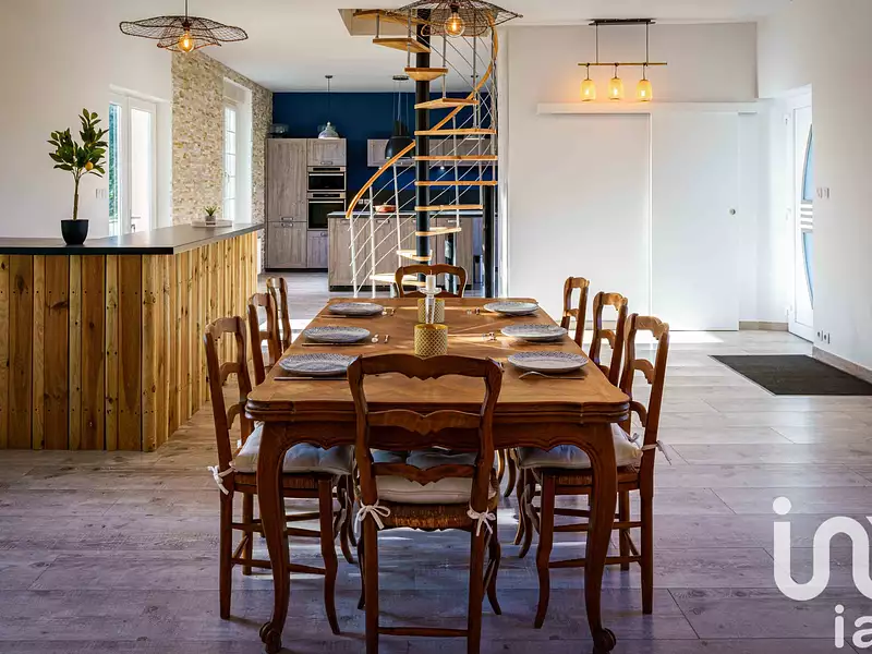 Maison, 280 m²