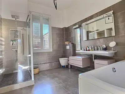 Maison, 205 m²