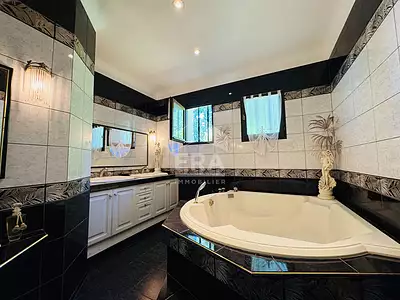 Maison, 227 m²