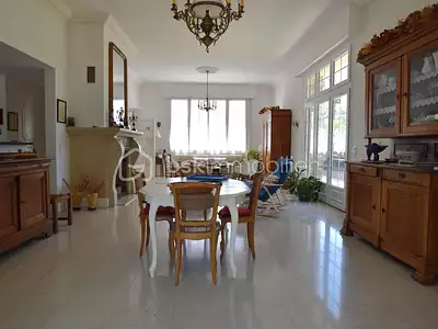 Maison, 303 m²