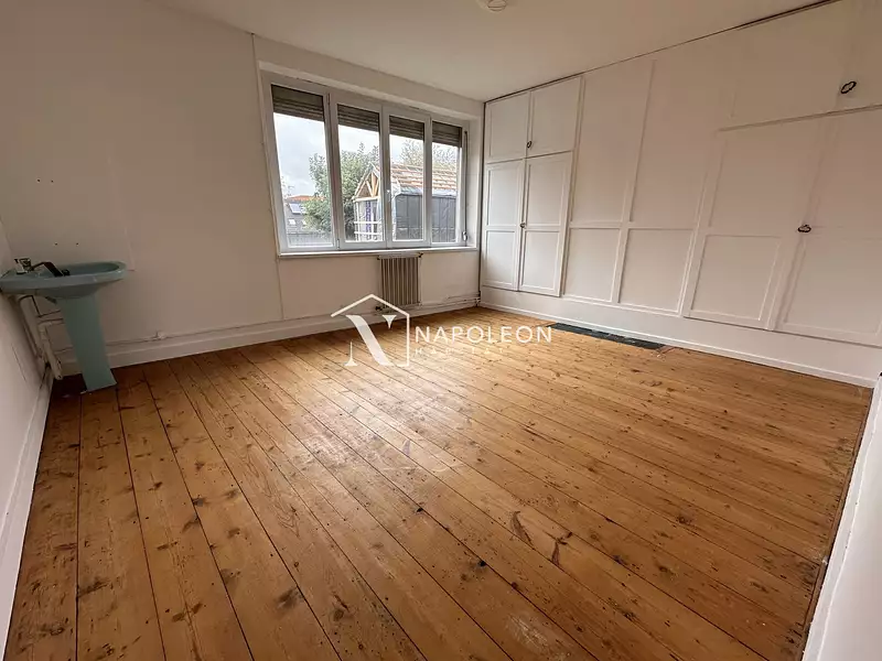 Maison, 225 m²