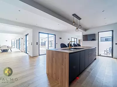 Maison, 275 m²