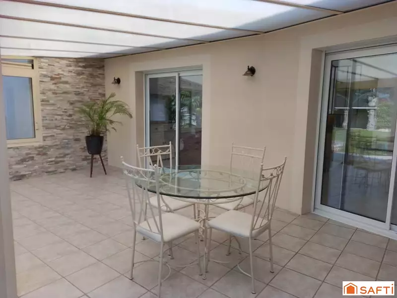 Maison, 155 m²