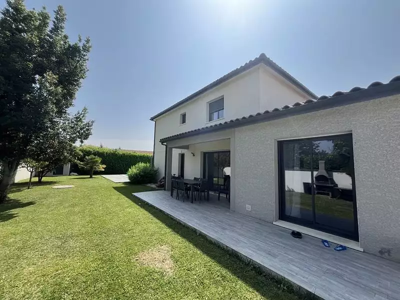 Maison, 160 m²