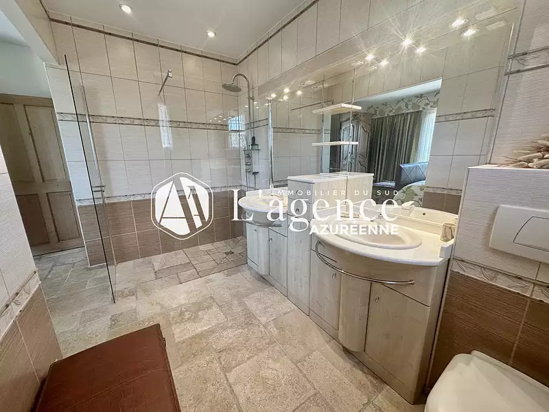 Maison, 230 m²