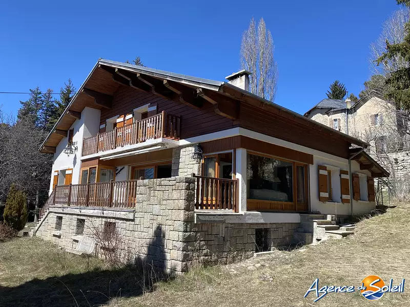 Maison, 307,3 m²