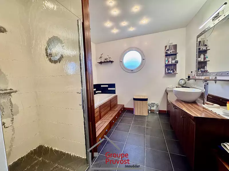 Maison, 174 m²