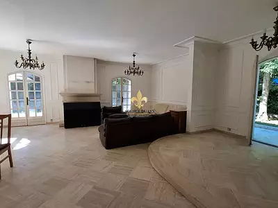 Maison, 225 m²