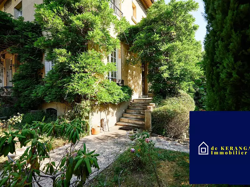 Maison, 251,7 m²