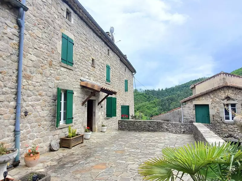 Maison, 243 m²
