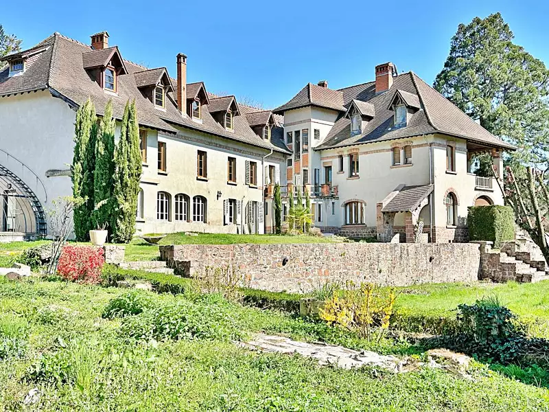 Maison, 780 m²