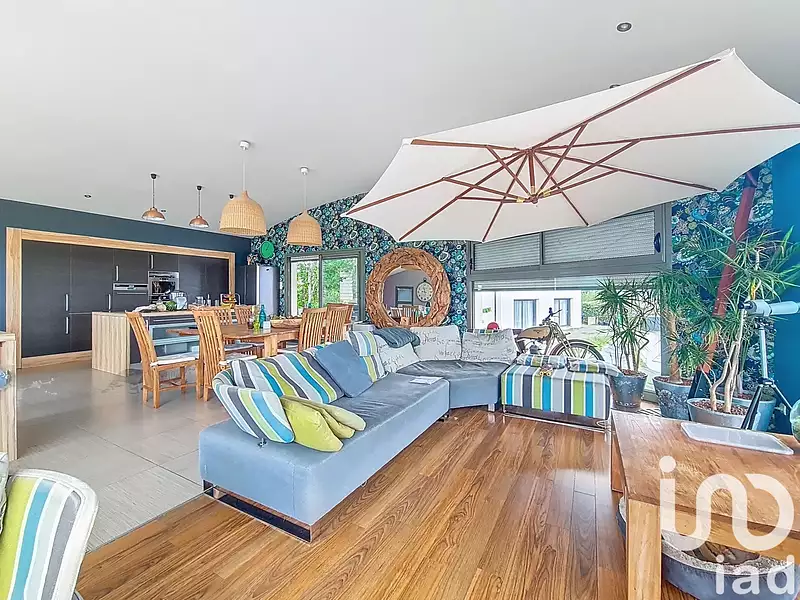 Maison, 235 m²