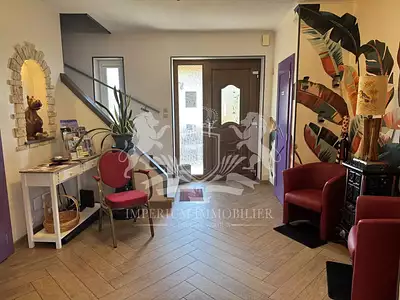 Maison, 255 m²