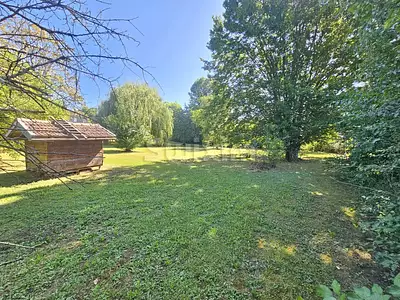 Terrain, 3 017 m²
