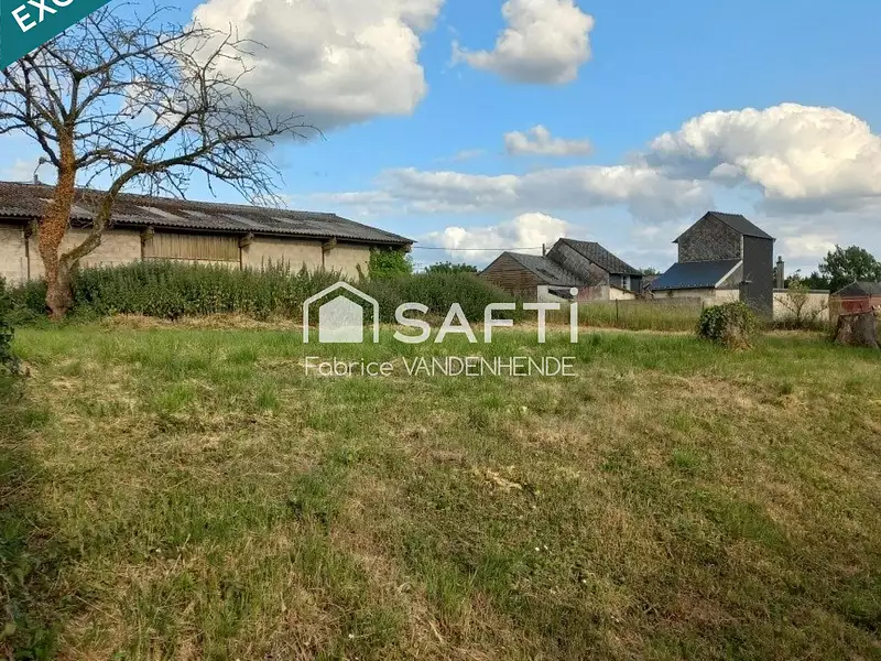 Terrain, 697 m²