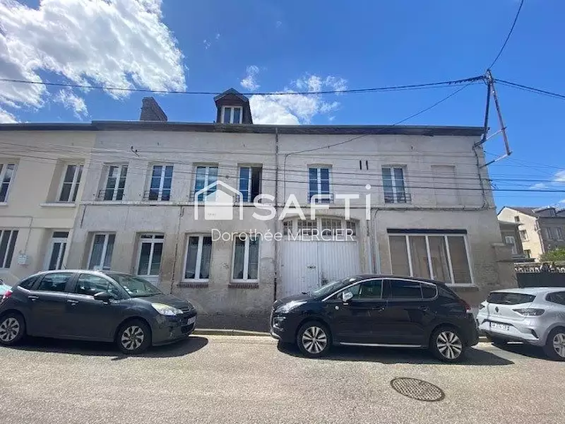 Immeuble, 243 m²